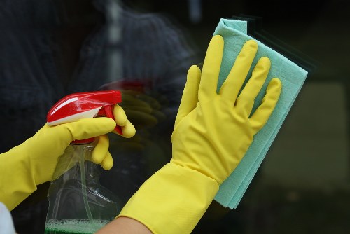 Professional window cleaning service for Highbury homes and flats
